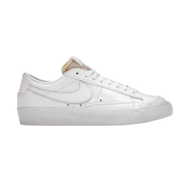 Nike Blazer Low 77 triple White